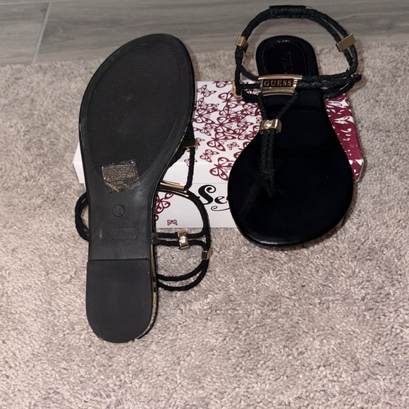 Guess - Picture 3 of 5